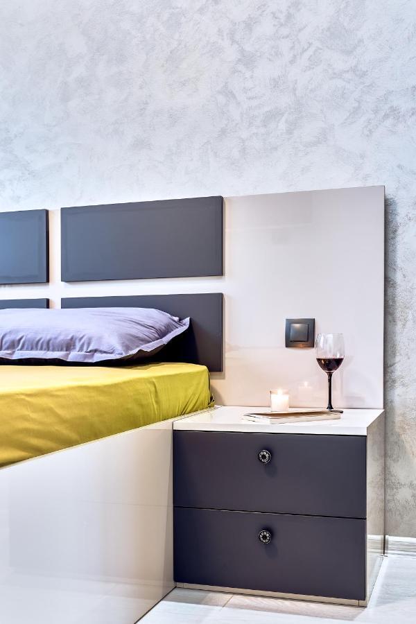 S Apartment Warna